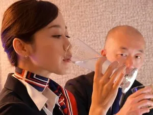 Đụ em nhân viên đến chơi nhà dáng mướt